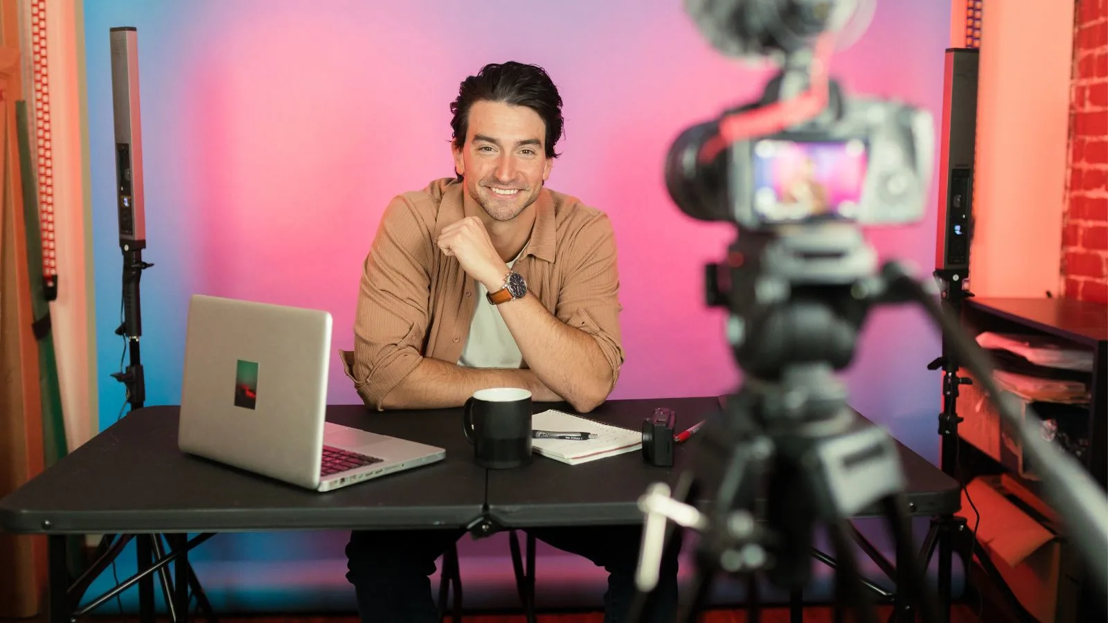 Bloggers & Content Creators For-Bloggers-&-Content-Creators