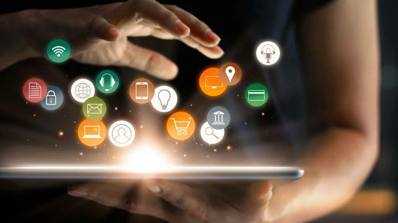 How Do Digital Platforms Shape Luxury Advertising? luxury-advertising